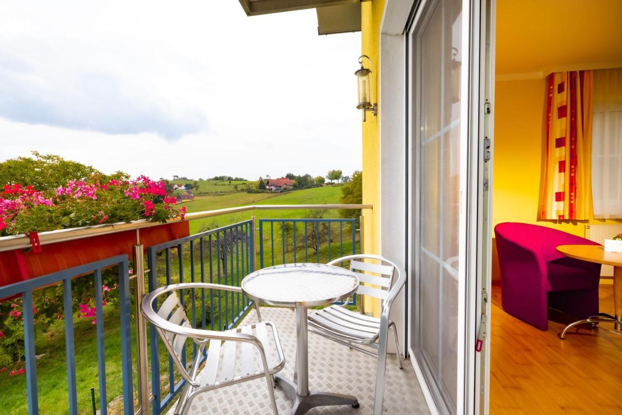 Gasthuis Golf & Thermenland Sonnenpension Fruehstueckshotel Burgauberg Stegersbach
