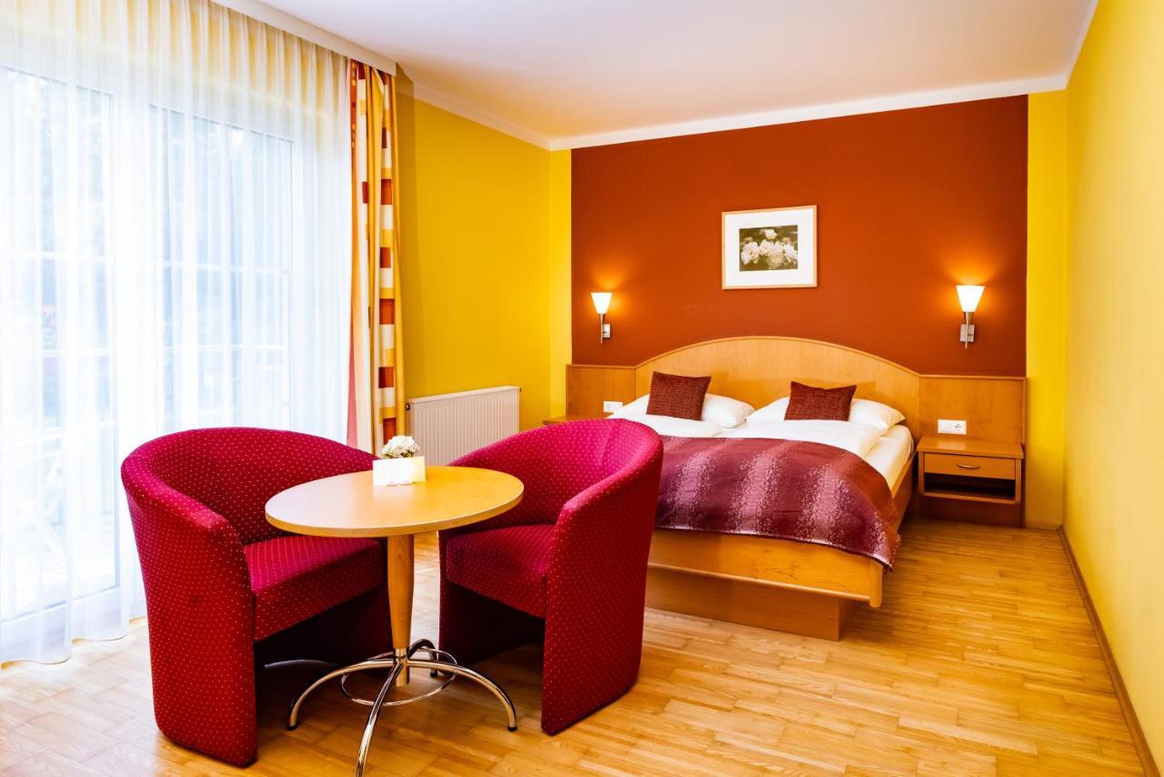 Golf & Thermenland Sonnenpension Fruehstueckshotel Burgauberg Gasthuis Stegersbach